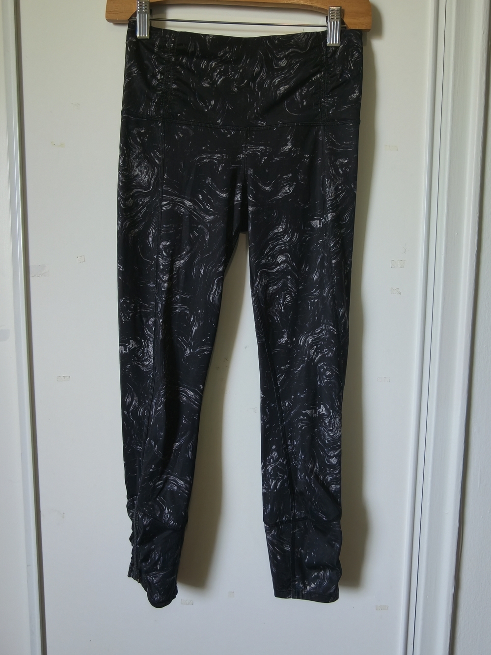 Lululemon Speed Tight 2 Arsenal Print Size 4
